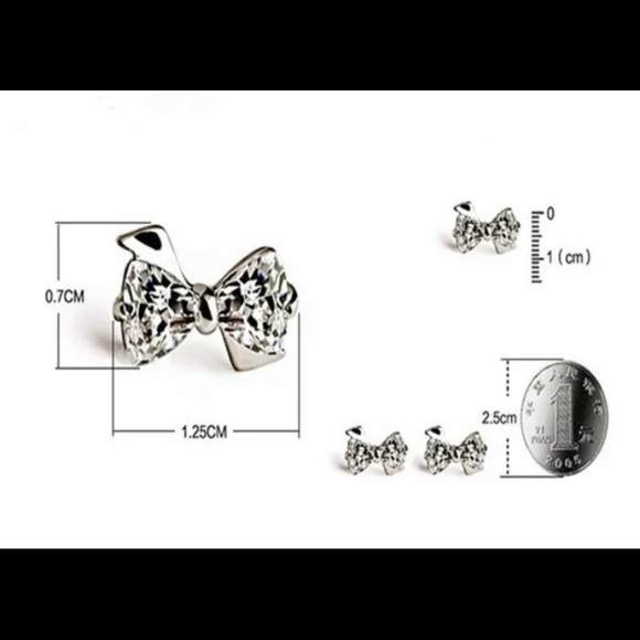 New!! Stunning Silver Bowknot Crystal CZ Stud Earrings! - Picture 6 of 6